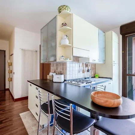 Bright And Quiet With Terrace - M3 Lodi 10min