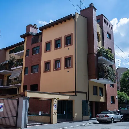 Bright And Quiet With Terrace - M3 Lodi 10min Apartment Milan